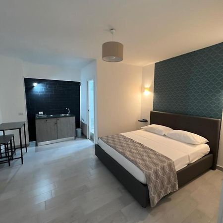 Cristiano Room Napoli Bagian luar foto